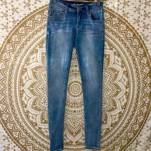 JUNIORS “WALLFLOWER” ULTRA FIT LIGHT BLUE SOFT JEGGINGS WITH POCKETS, SIZE 3